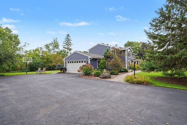 3131 Midland Drive SE, East Grand Rapids, MI 49506