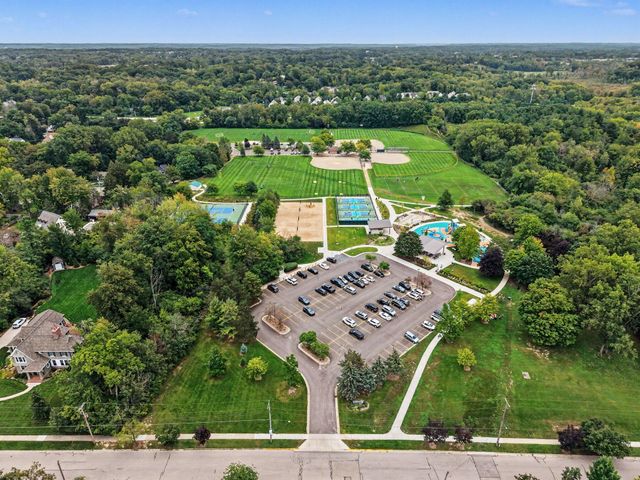 3131 Midland Drive SE, East Grand Rapids, MI 49506