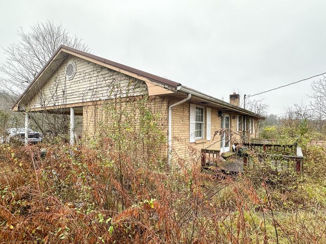 635 Feltner Steer Road, East Bernstadt, KY 40729