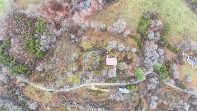 635 Feltner Steer Road, East Bernstadt, KY 40729