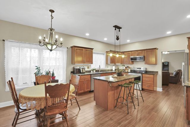 3588 Thornhill Lane, Grove City, OH 43123
