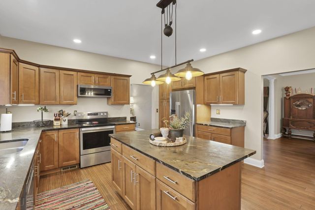 3588 Thornhill Lane, Grove City, OH 43123