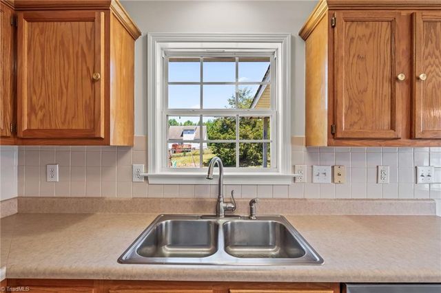 808 Arnold Road, Lexington, NC 27295