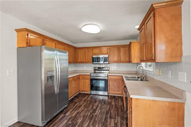 808 Arnold Road, Lexington, NC 27295