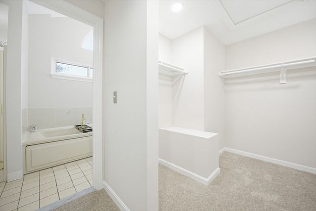 20 Country Club Ln D, Milford, MA 01757