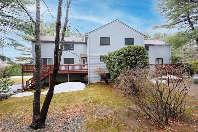 20 Country Club Ln D, Milford, MA 01757