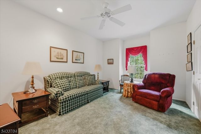 2 Richmond Road 302, West Milford Twp., NJ 07480