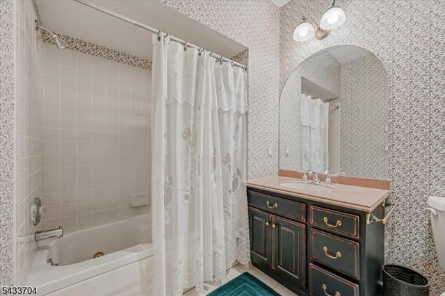 2 Richmond Road 302, West Milford Twp., NJ 07480