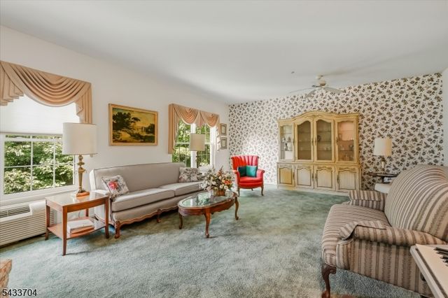 2 Richmond Road 302, West Milford Twp., NJ 07480
