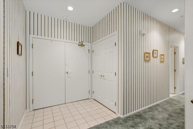 2 Richmond Road 302, West Milford Twp., NJ 07480