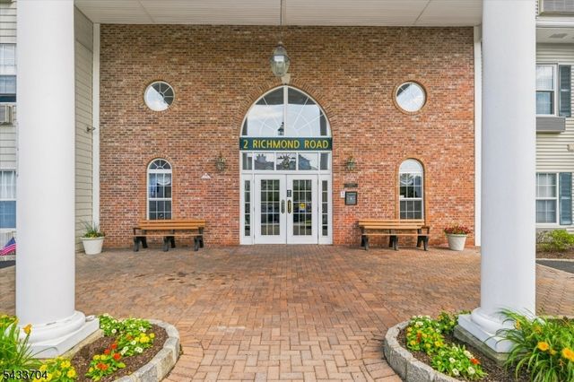 2 Richmond Road 302, West Milford Twp., NJ 07480