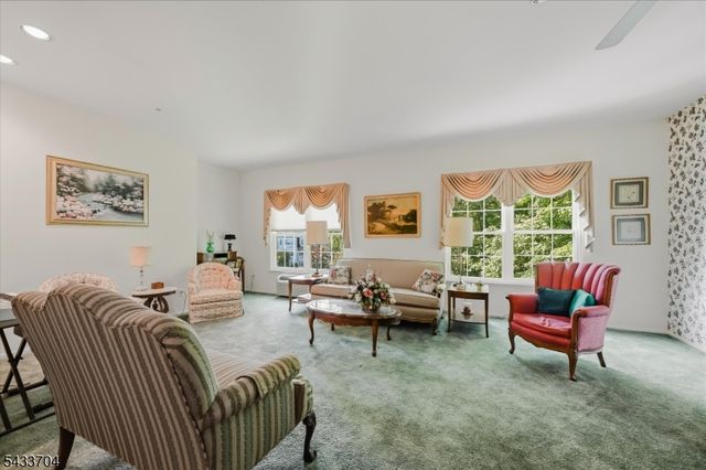 2 Richmond Road 302, West Milford Twp., NJ 07480