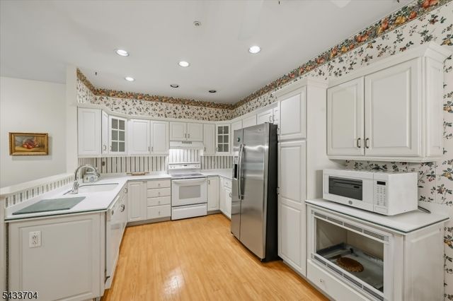 2 Richmond Road 302, West Milford Twp., NJ 07480
