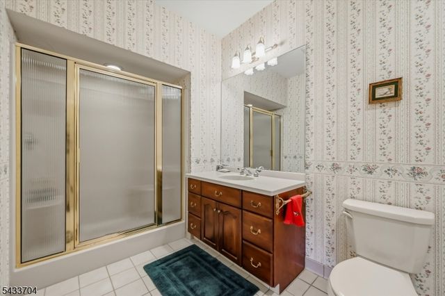 2 Richmond Road 302, West Milford Twp., NJ 07480