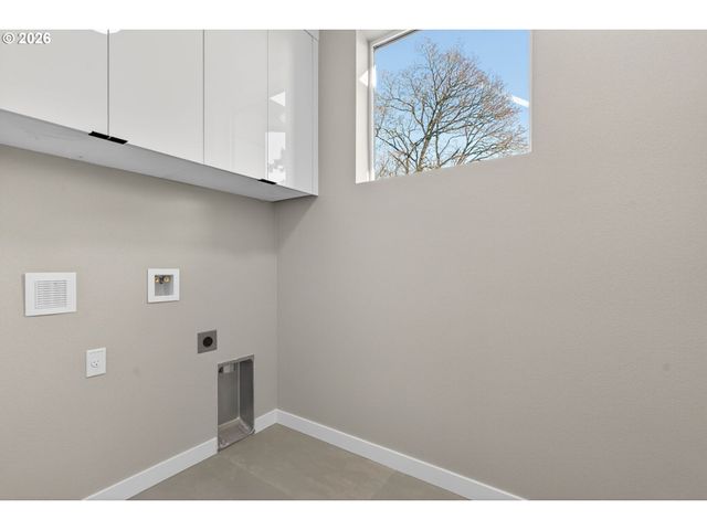 15607 Se MEADOWLARK Ln, Milwaukie, OR 97267