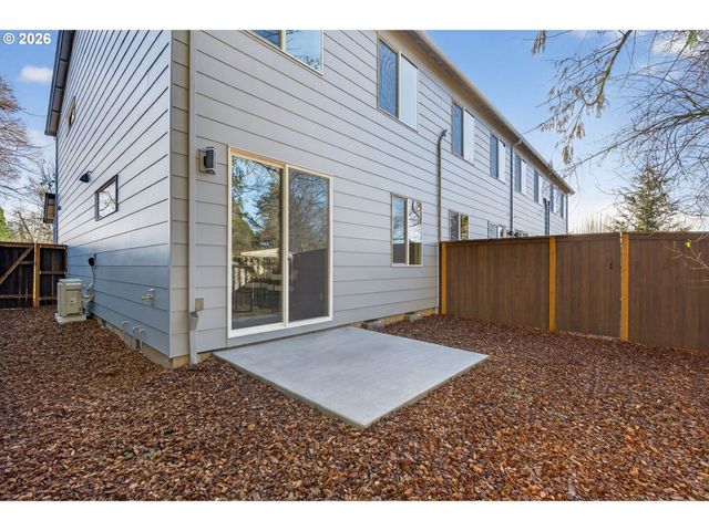 15607 Se MEADOWLARK Ln, Milwaukie, OR 97267