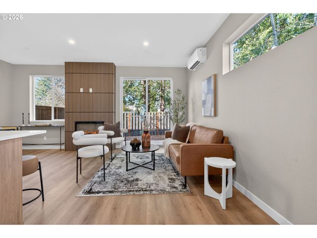 15607 Se MEADOWLARK Ln, Milwaukie, OR 97267