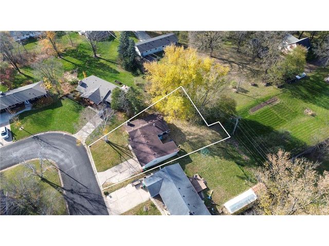 1355 Sycamore Street, River Falls, WI 54022