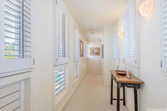 542 Ahina Street, Honolulu, HI 96816