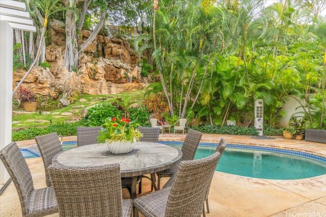 542 Ahina Street, Honolulu, HI 96816