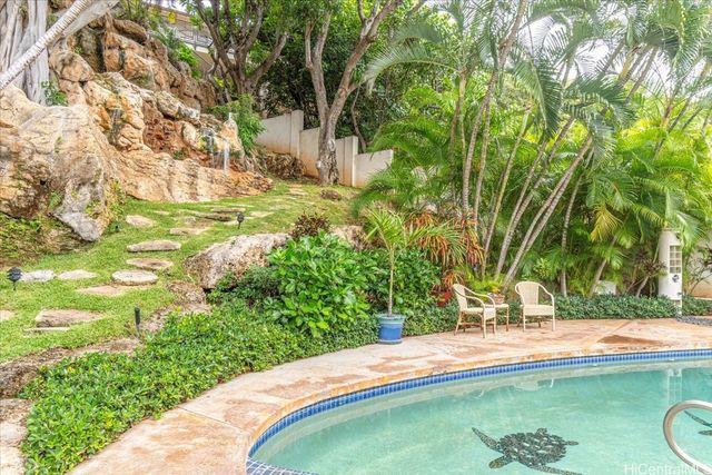 542 Ahina Street, Honolulu, HI 96816