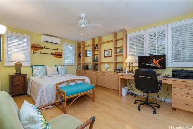 542 Ahina Street, Honolulu, HI 96816