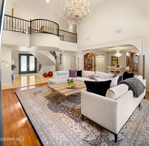 813 Rosinante Road, El Paso, TX 79922