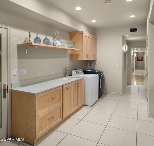 813 Rosinante Road, El Paso, TX 79922
