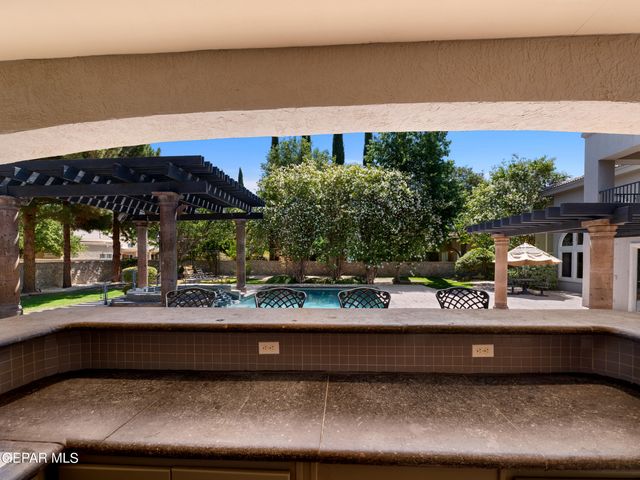 813 Rosinante Road, El Paso, TX 79922