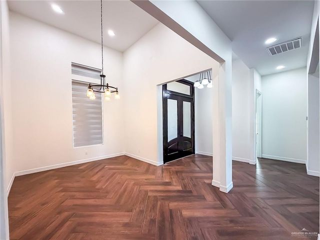 8813 N 9th Street, Mcallen, TX 78504