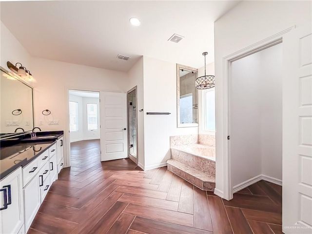 8813 N 9th Street, Mcallen, TX 78504