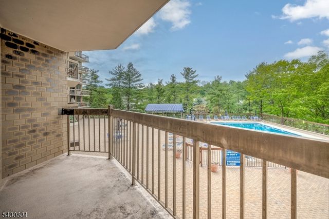 10 Smith Manor Blvd, West Orange Twp., NJ 07052