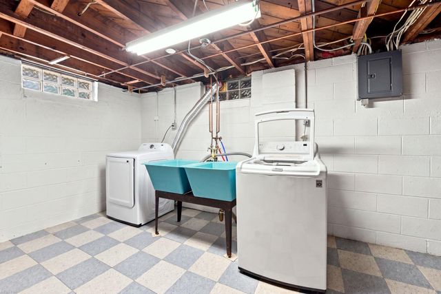 20500 Avalon Street, St Clair Shores, MI 48080