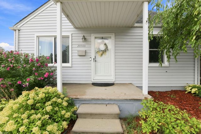 20500 Avalon Street, St Clair Shores, MI 48080