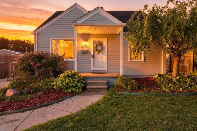 20500 Avalon Street, St Clair Shores, MI 48080