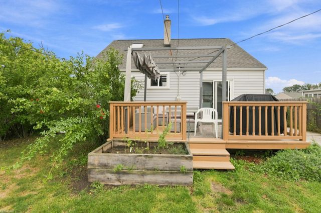 20500 Avalon Street, St Clair Shores, MI 48080