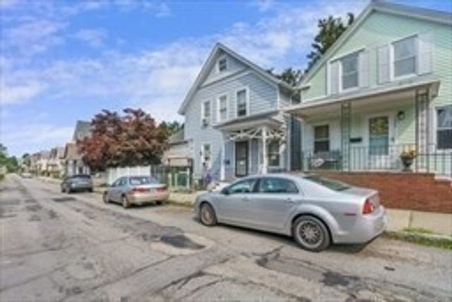 135 Arnold St, New Bedford, MA 02740