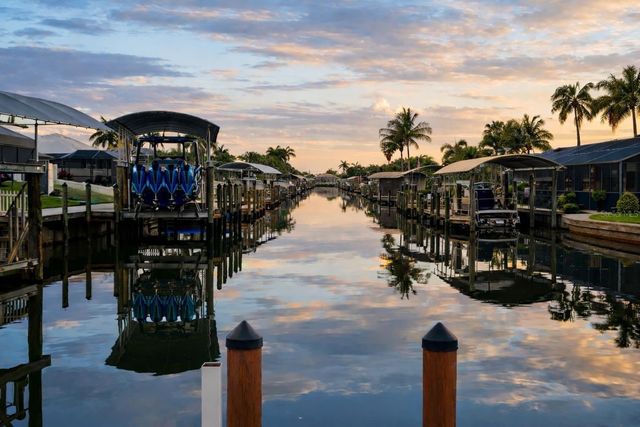 808 SW 52ND STREET, Cape Coral, FL 33914