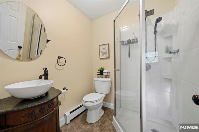 22 Federal Hill Road, Pompton Lakes, NJ 07442