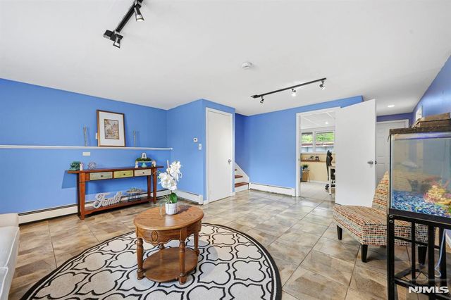22 Federal Hill Road, Pompton Lakes, NJ 07442