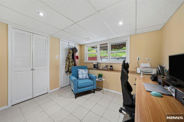 22 Federal Hill Road, Pompton Lakes, NJ 07442