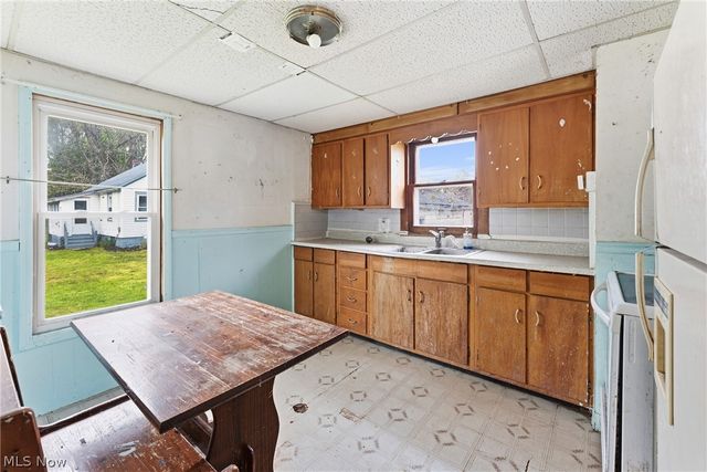 671 Fairview Avenue, Barberton, OH 44203