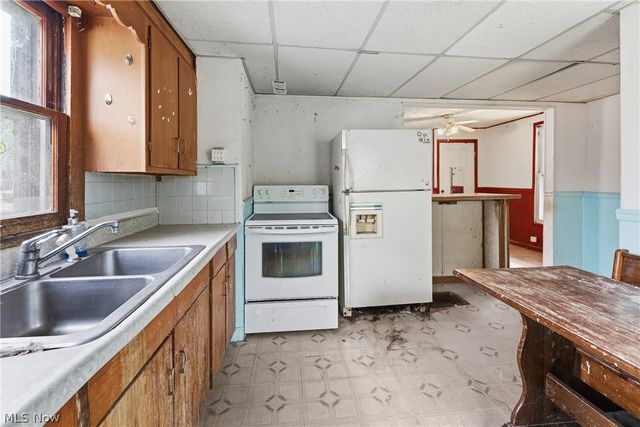 671 Fairview Avenue, Barberton, OH 44203