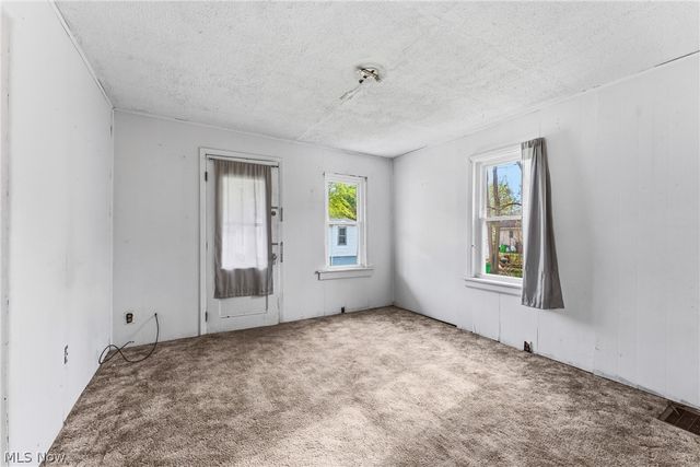 671 Fairview Avenue, Barberton, OH 44203