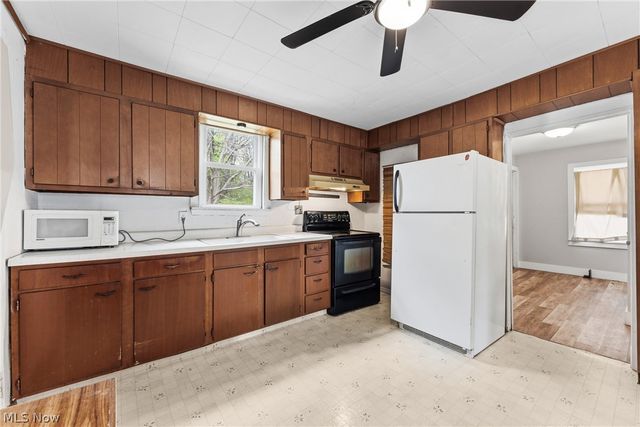 671 Fairview Avenue, Barberton, OH 44203