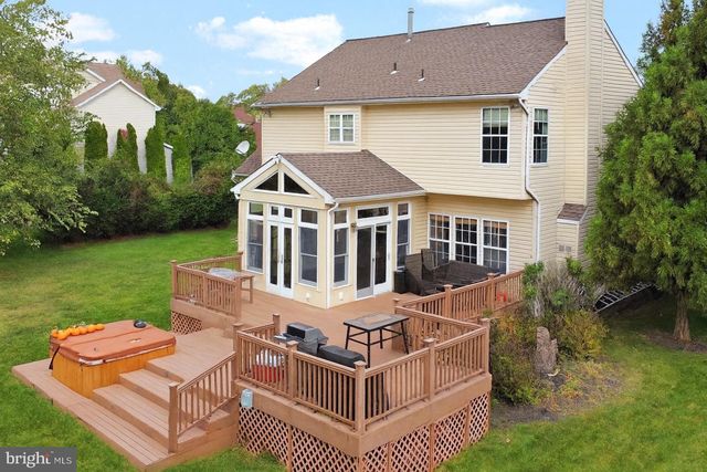 4 HAVEN LN, Burlington, NJ 08016