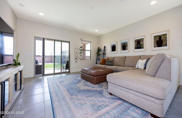 6815 E Paseo De Villalobos, Tucson, AZ 85756