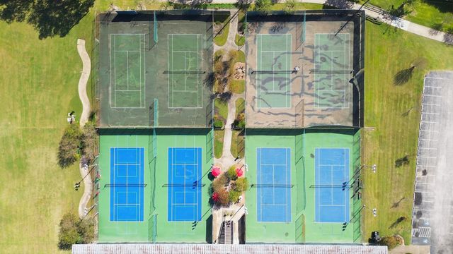 24 Lakeview Village, Conroe, TX 77356