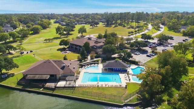 24 Lakeview Village, Conroe, TX 77356