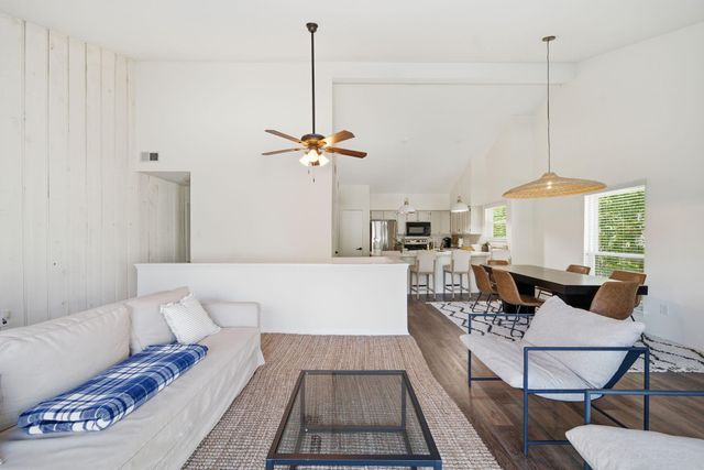 24 Lakeview Village, Conroe, TX 77356